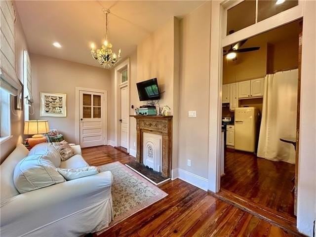 4936 Coliseum St - Photo 3 of 11