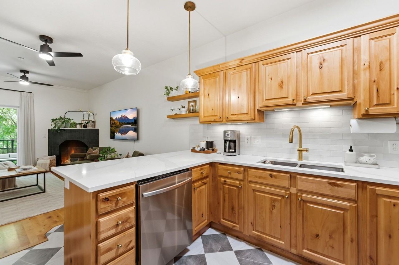 1174 E St #311 - Photo 4 of 35