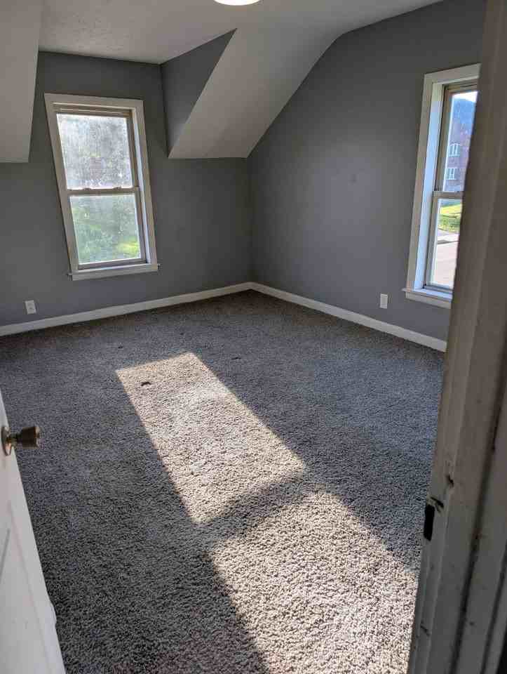 762 S Arch Ave - Photo 2 of 3