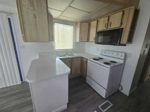 2537 Las Vegas Blvd N Trlr 83 #83 - Photo 4 of 4
