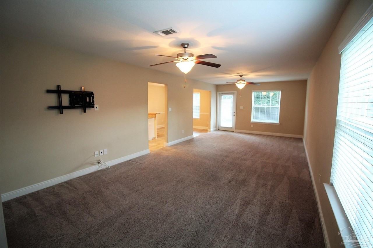 3730 Weatherstone Cir - Photo 2 of 20