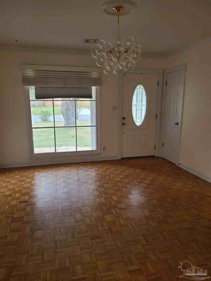 3910 Langley Ave - Photo 3 of 24