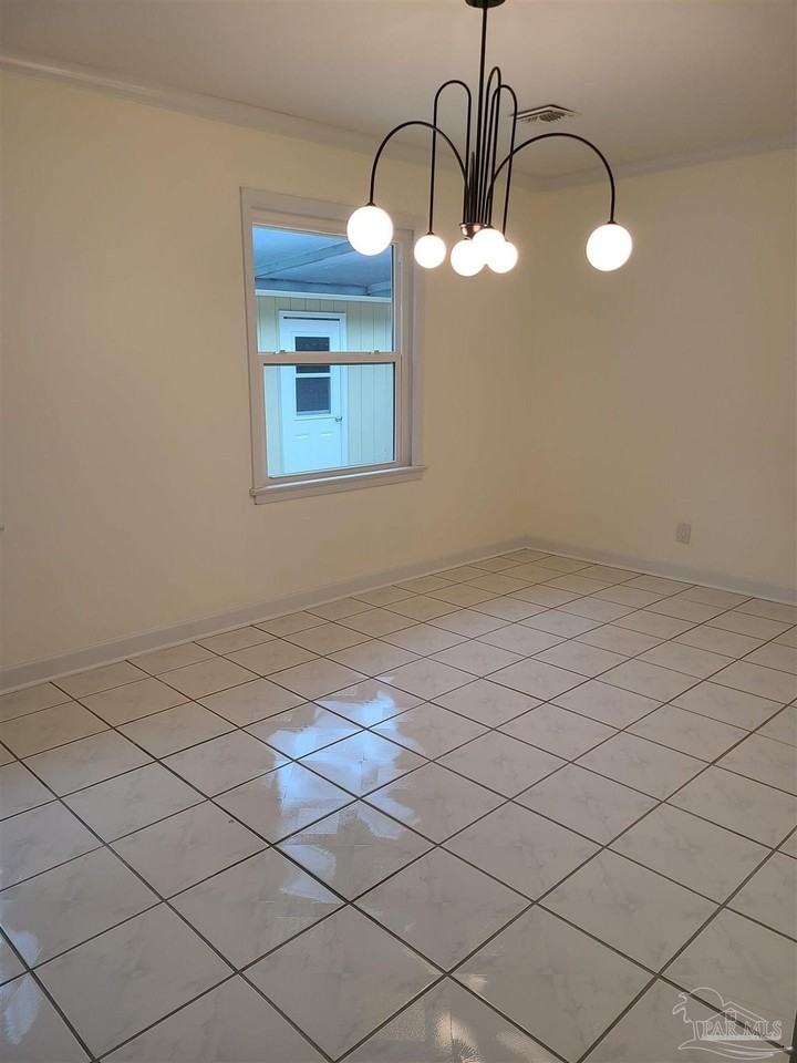 3910 Langley Ave - Photo 4 of 24
