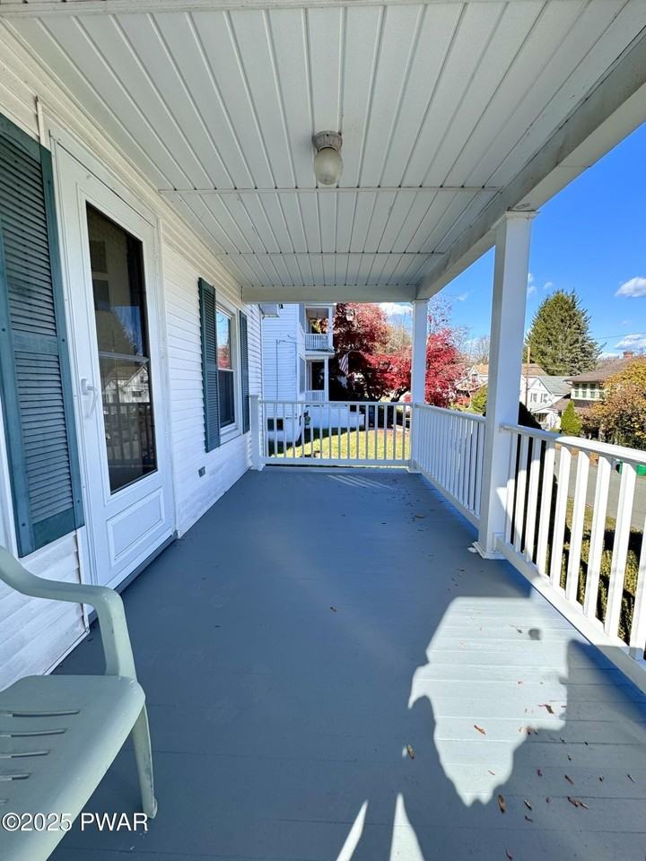 1240 Hillside Ave - Photo 3 of 10