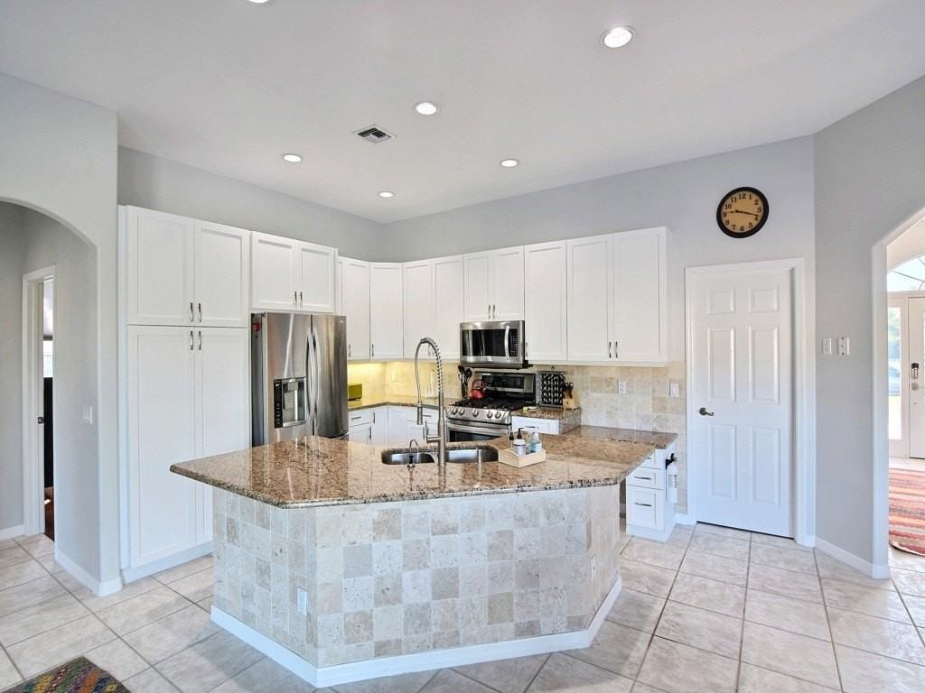 705 Bahia Mar Rd - Photo 3 of 36