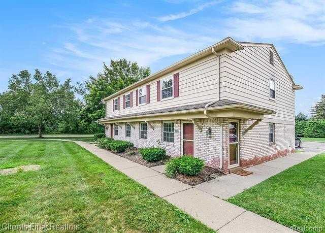 204 Princeton Dr - Photo 3 of 26
