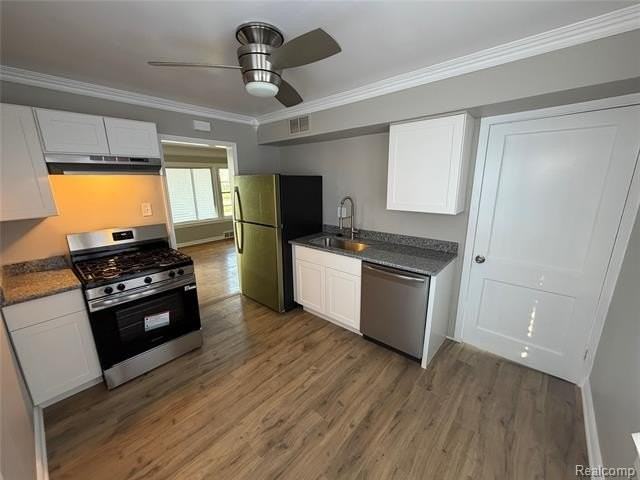 22301 Lange St - Photo 5 of 15