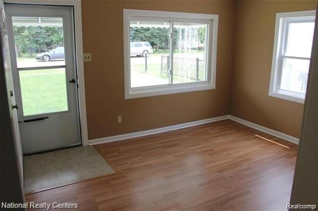 26739 Syracuse Ave - Photo 4 of 23