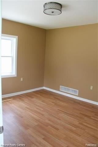 26739 Syracuse Ave - Photo 5 of 23