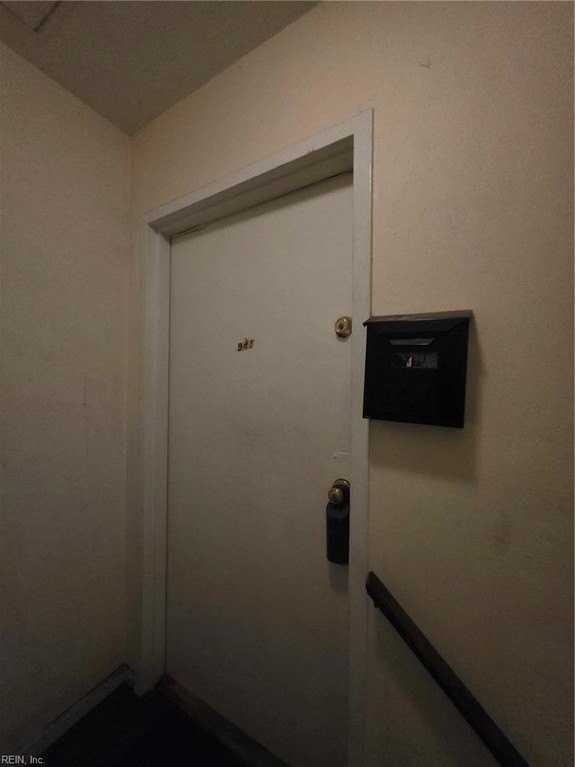 941 Holladay St - Photo 2 of 16
