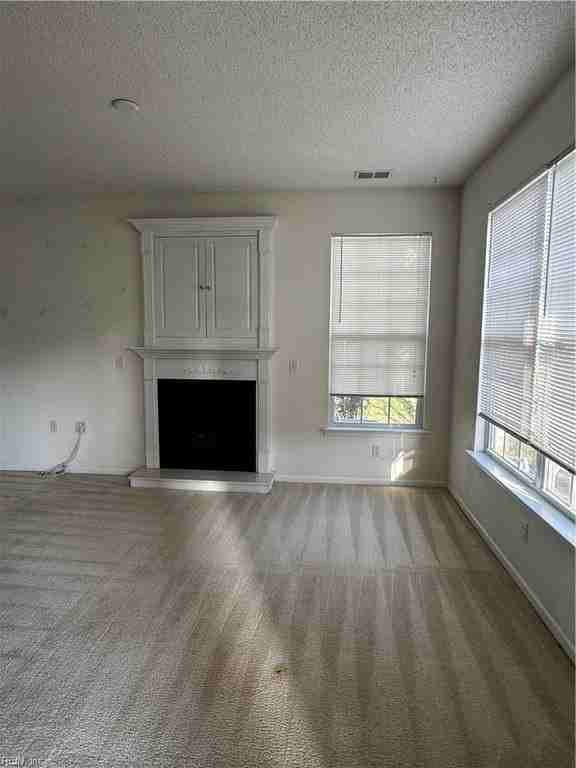 2037 Smallbrooke Ct - Photo 2 of 13