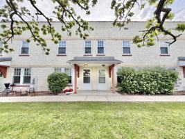 featured image of 206 Carpenter St #3