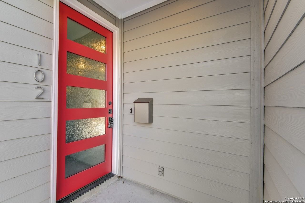 252 Claremont Ave #102 - Photo 2 of 12