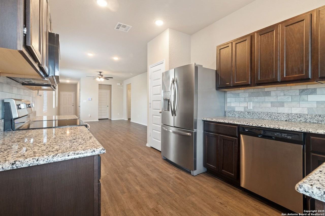 4007 Somers Crst - Photo 6 of 16