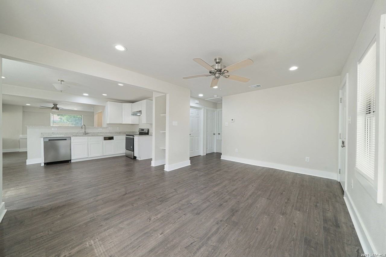 1627 W Mariposa Dr - Photo 5 of 21
