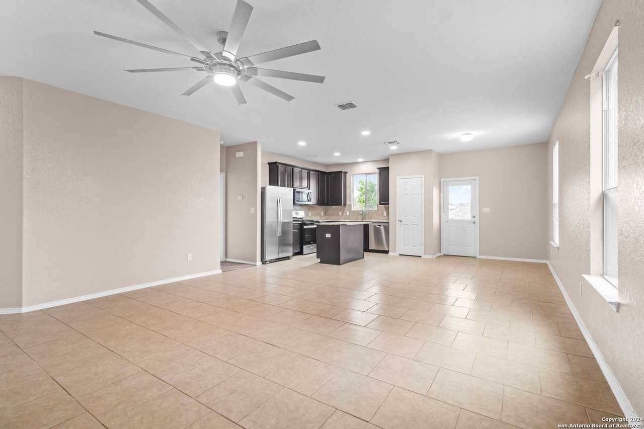 12919 Limestone Way - Photo 4 of 17