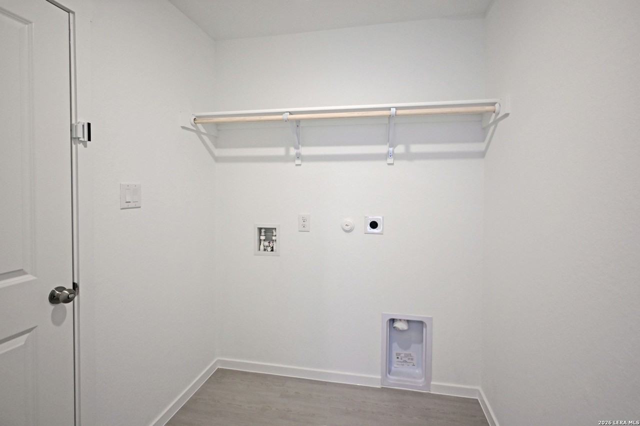 223 Zyra Ave - Photo 3 of 24
