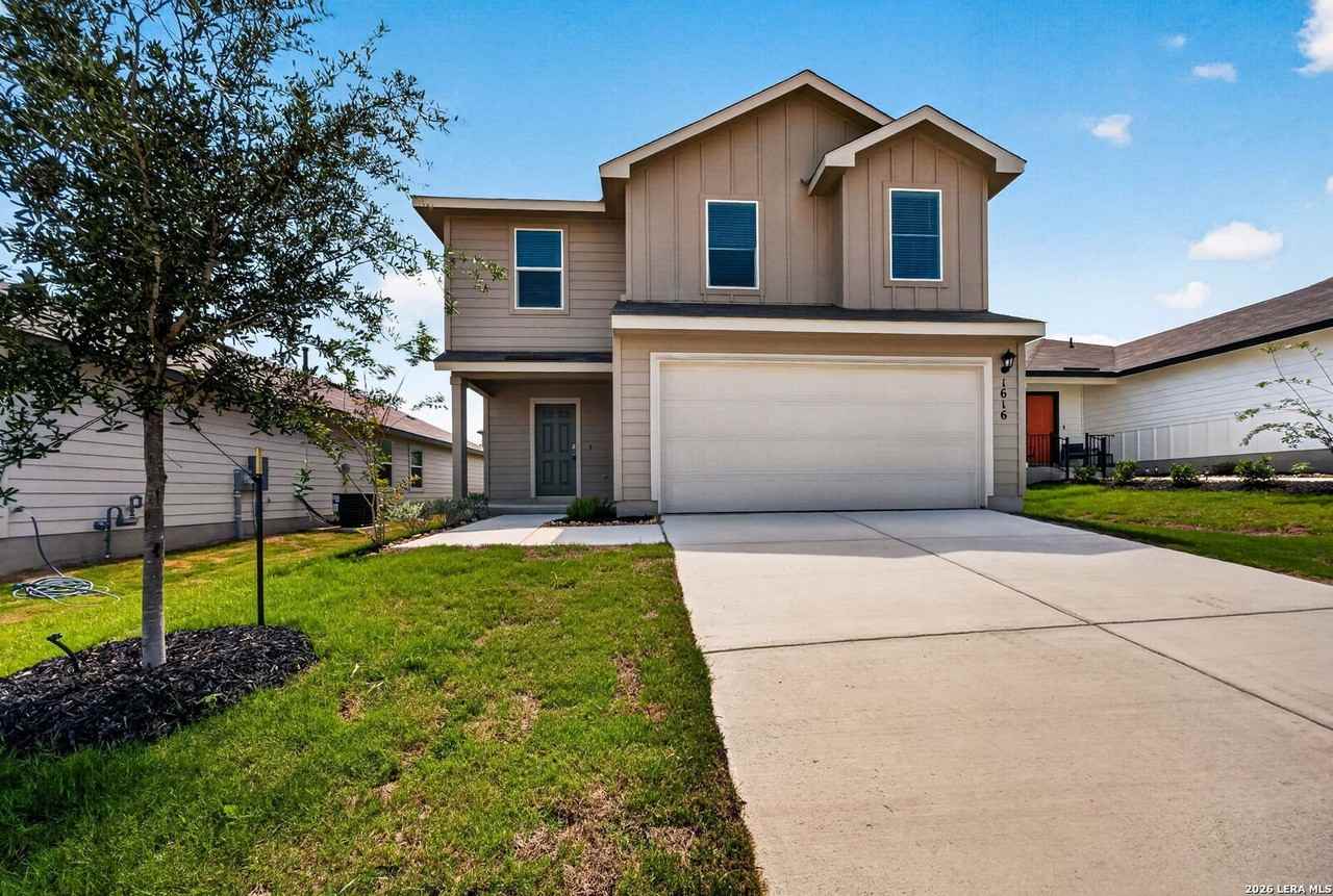 1616 House Finch Dr - Photo 2 of 35