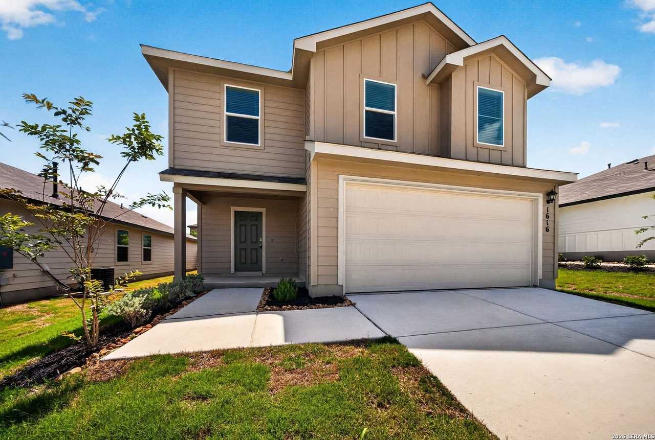 1616 House Finch Dr - Photo 3 of 35