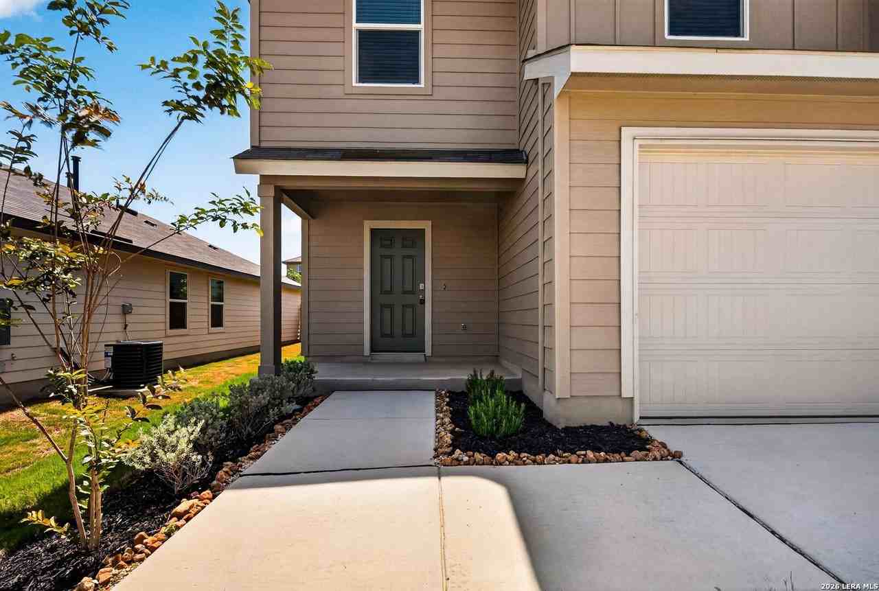 1616 House Finch Dr - Photo 4 of 35