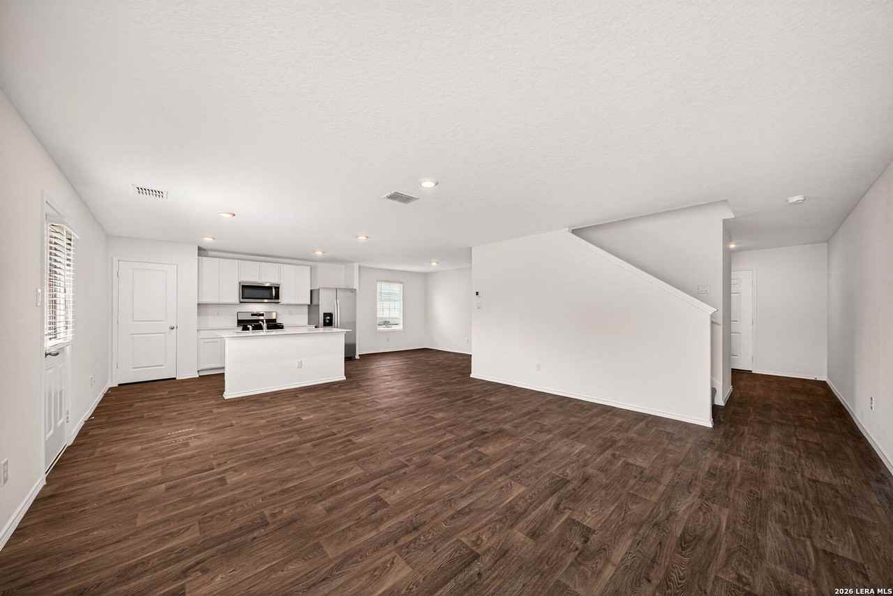 1616 House Finch Dr - Photo 7 of 35