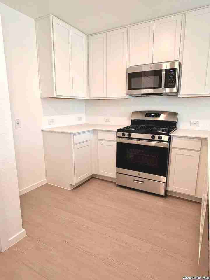 6002 Sliding Way - Photo 5 of 15