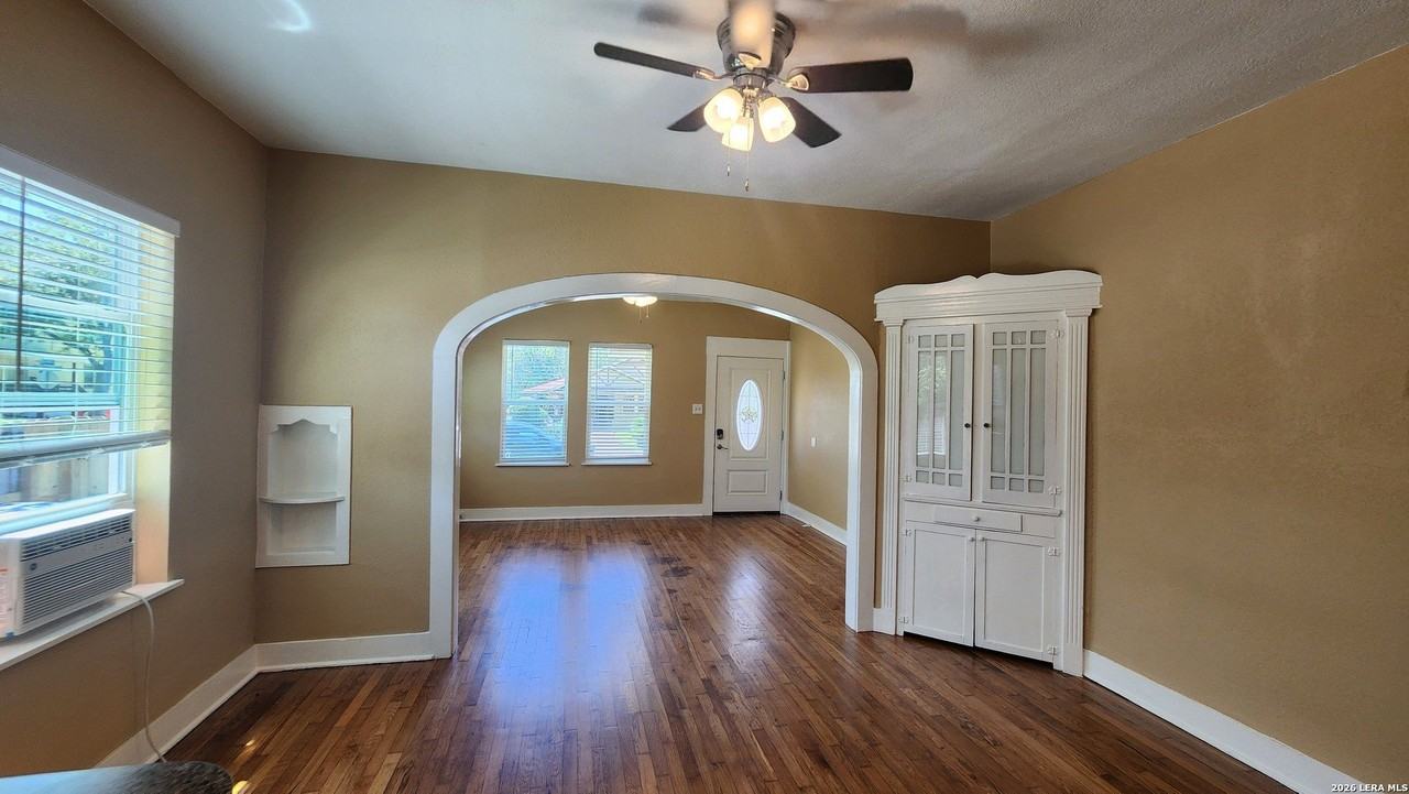 801 W Hollywood Ave - Photo 5 of 18