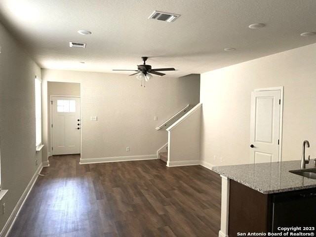 10317 Lynwood Vlg #101 - Photo 3 of 20