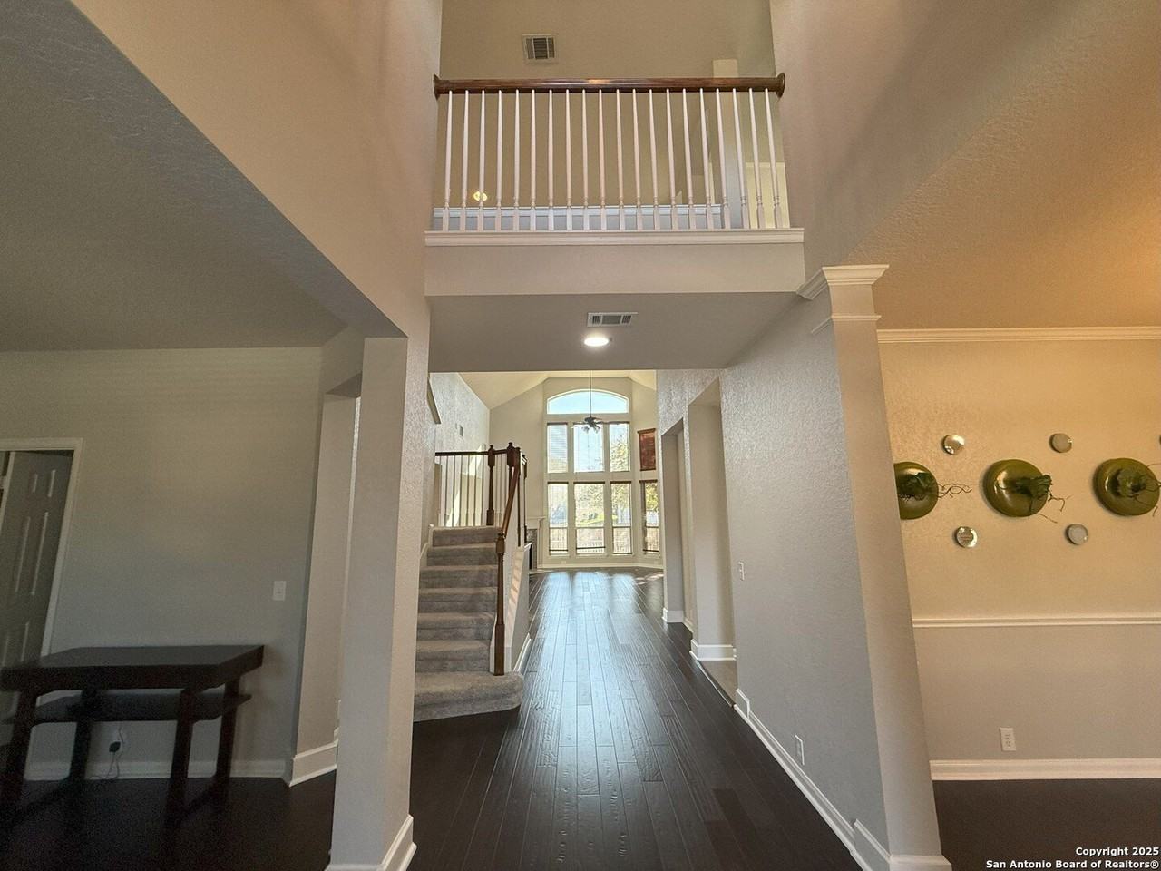 1004 Steubing Oaks - Photo 2 of 31