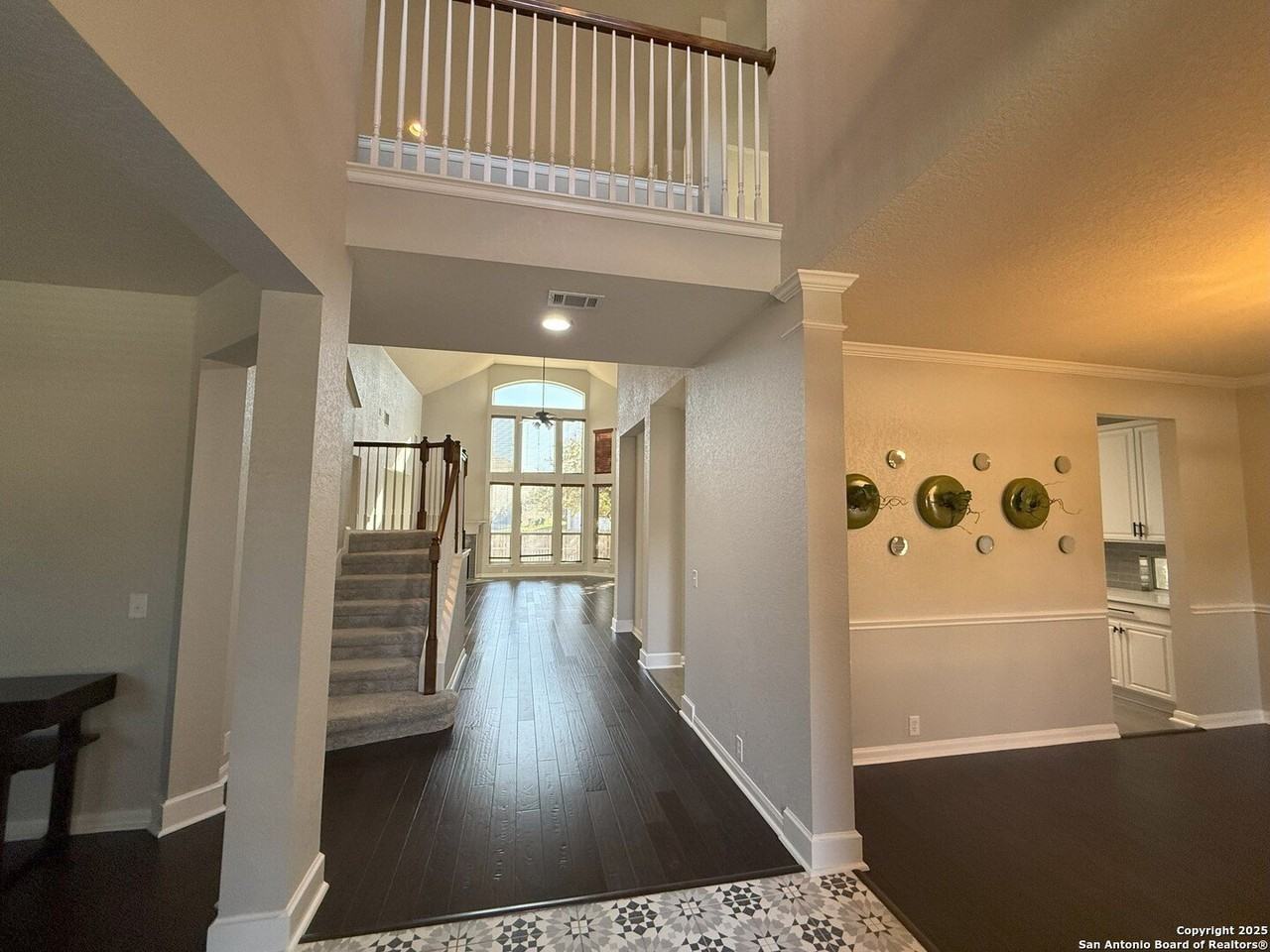 1004 Steubing Oaks - Photo 3 of 31