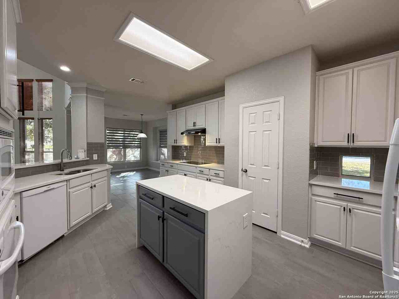 1004 Steubing Oaks - Photo 7 of 31