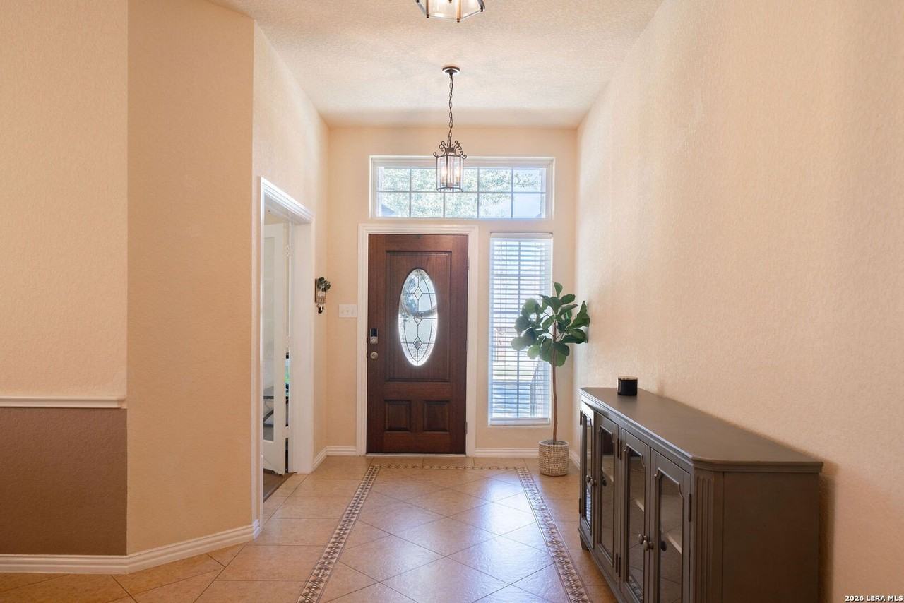 3311 Cameron Cv - Photo 3 of 41