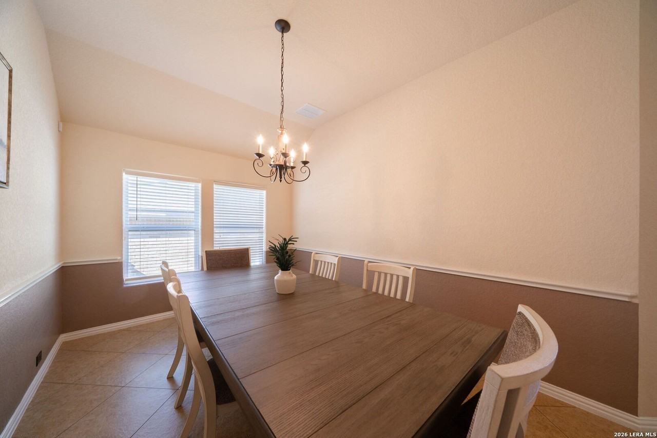 3311 Cameron Cv - Photo 4 of 41