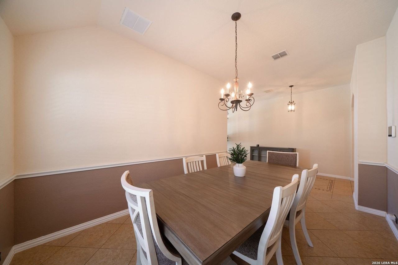 3311 Cameron Cv - Photo 5 of 41