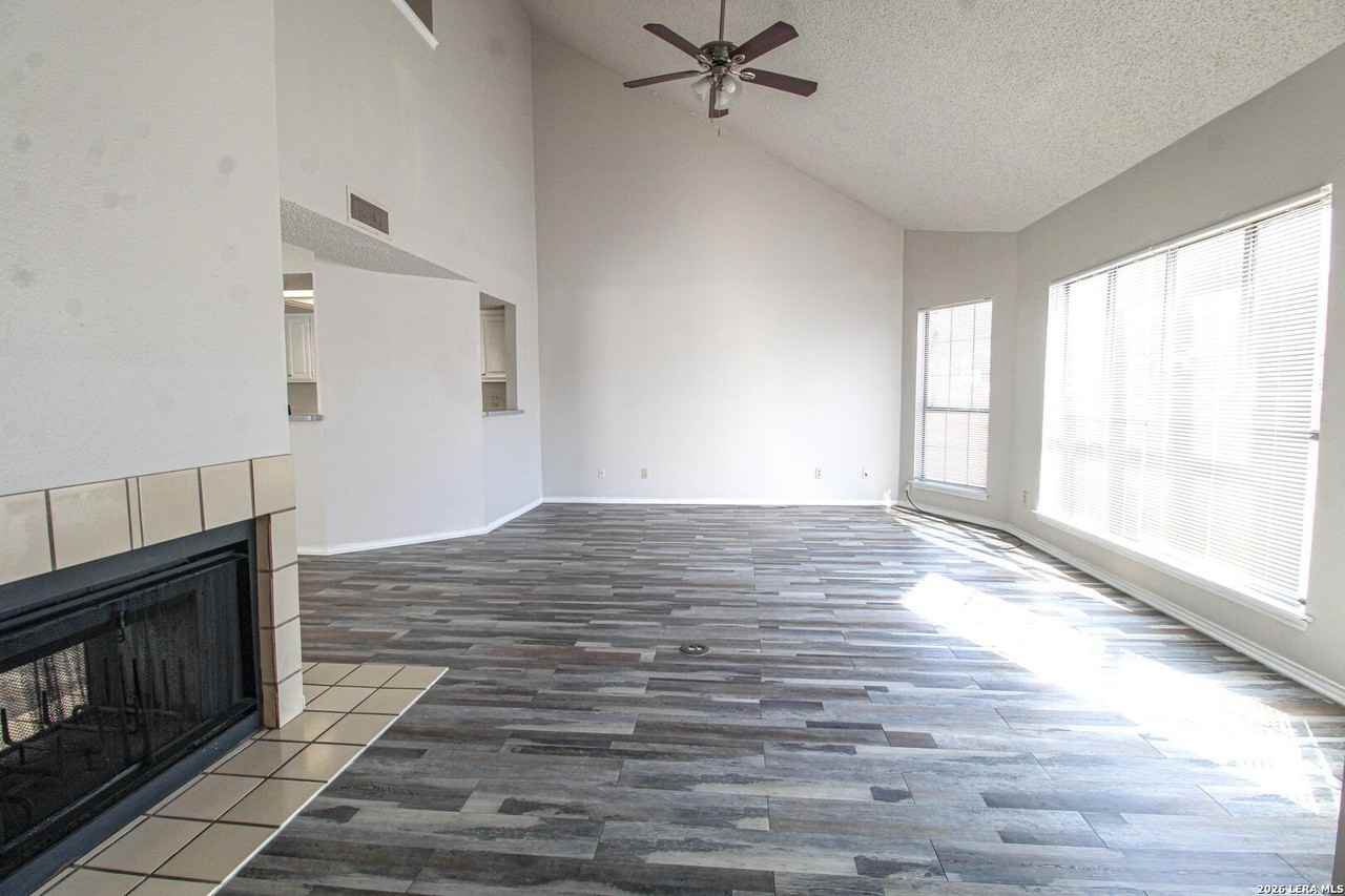3815 Bremen St - Photo 2 of 29