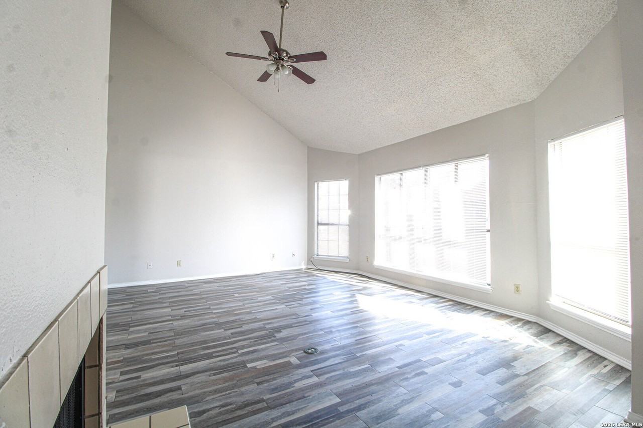 3815 Bremen St - Photo 3 of 29