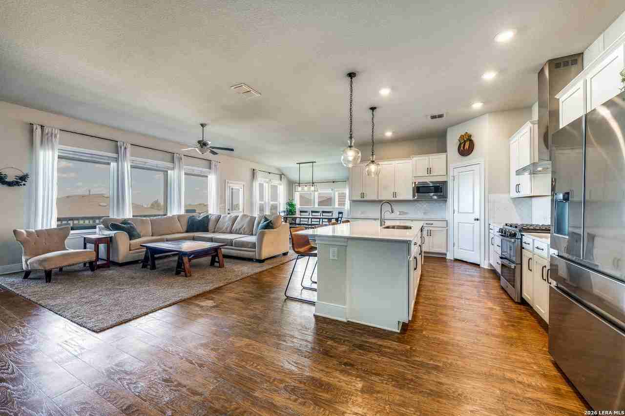 12825 Ozona Rnch - Photo 3 of 17
