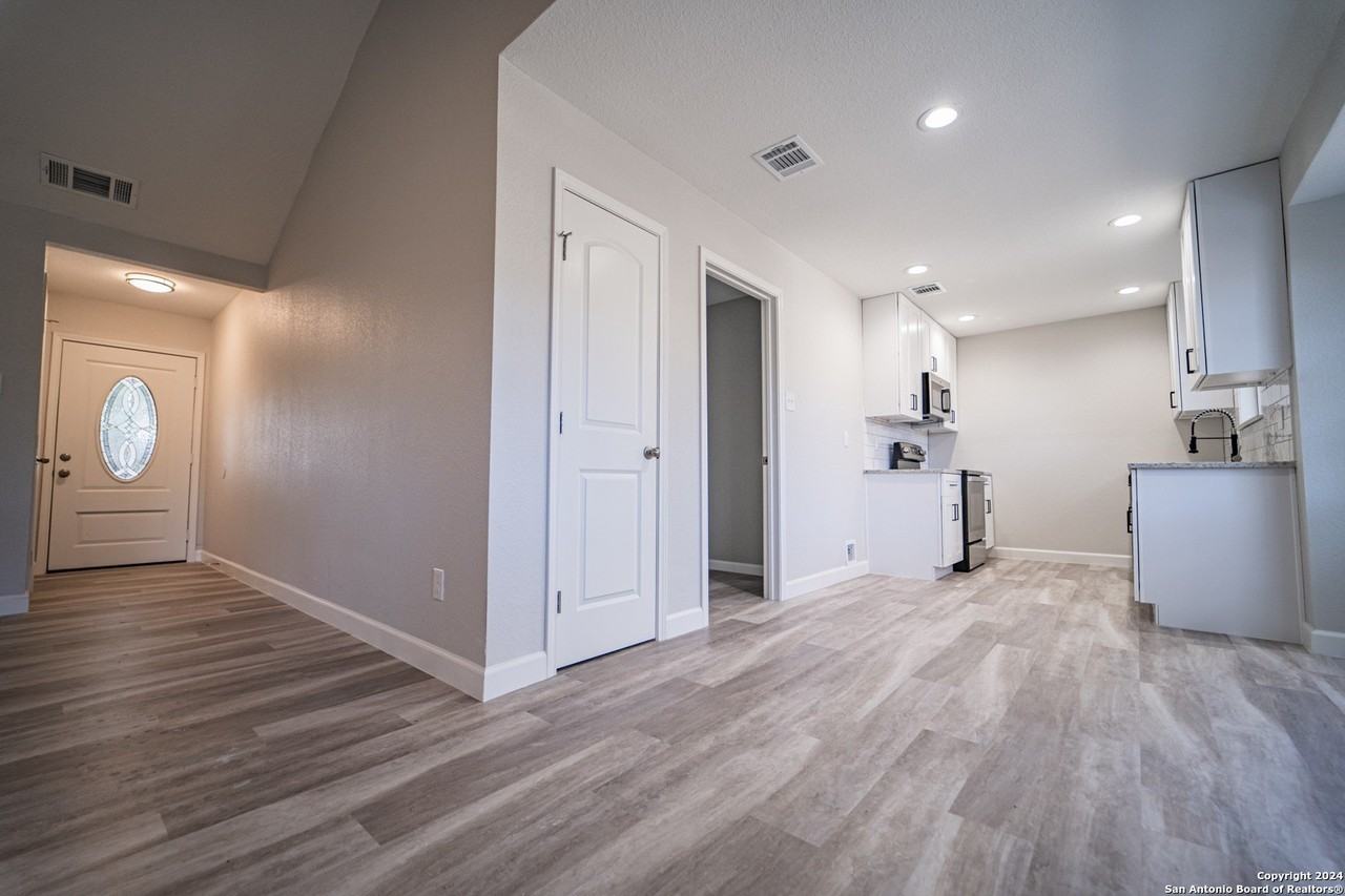 5866 Cliff Path - Photo 5 of 25
