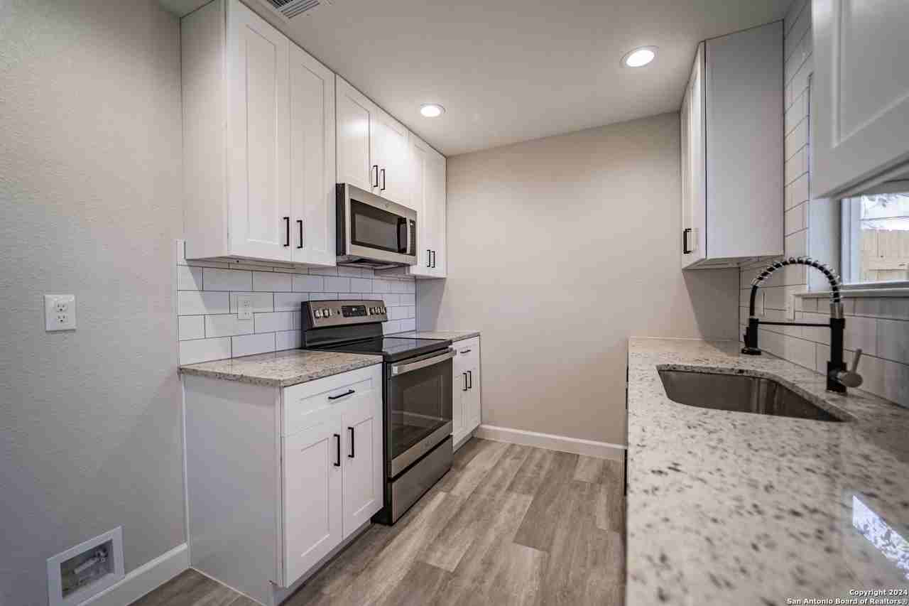 5866 Cliff Path - Photo 6 of 25