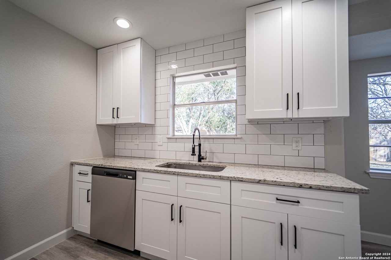 5866 Cliff Path - Photo 7 of 25