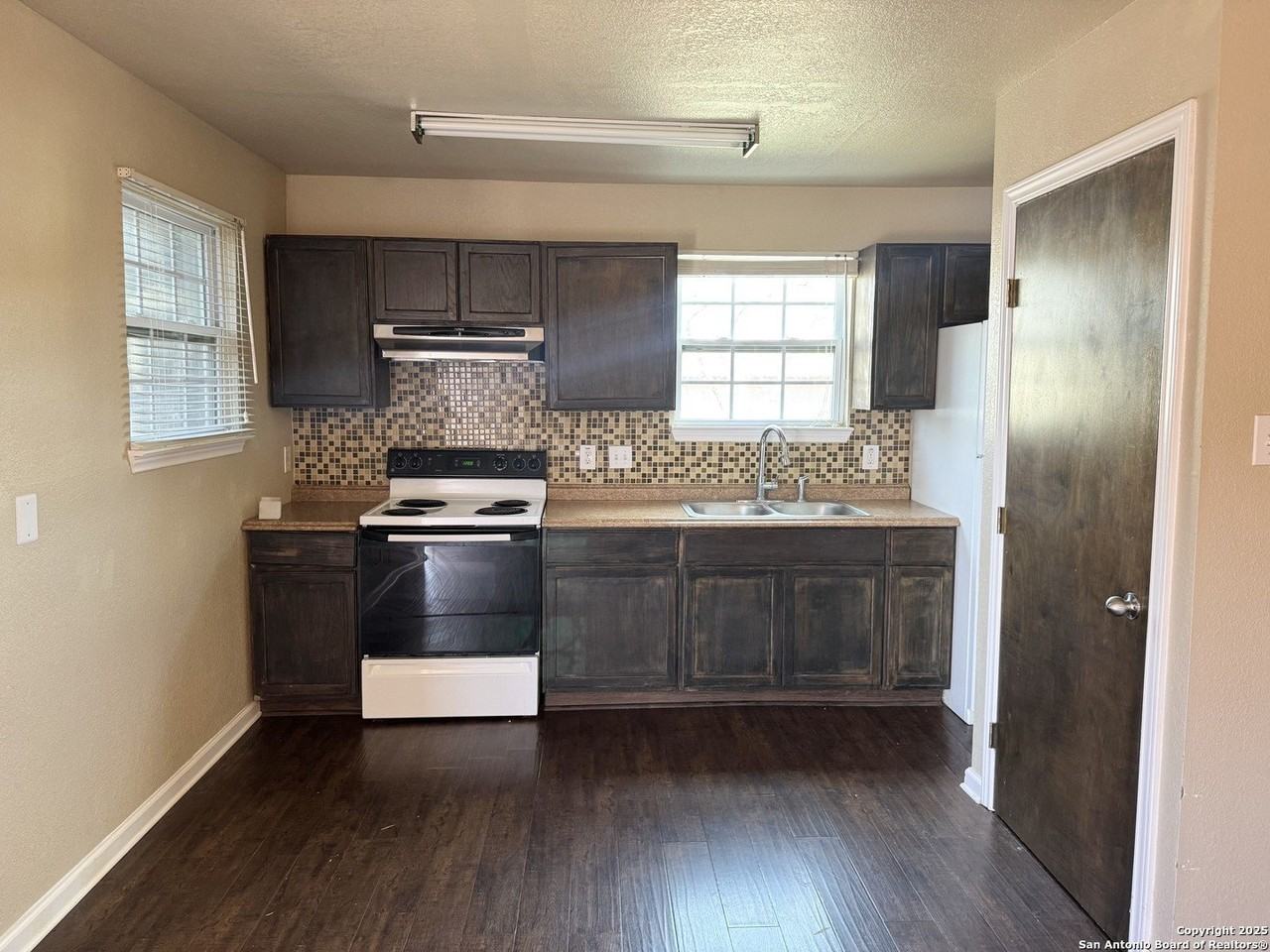 401 Dora St #2 - Photo 2 of 10