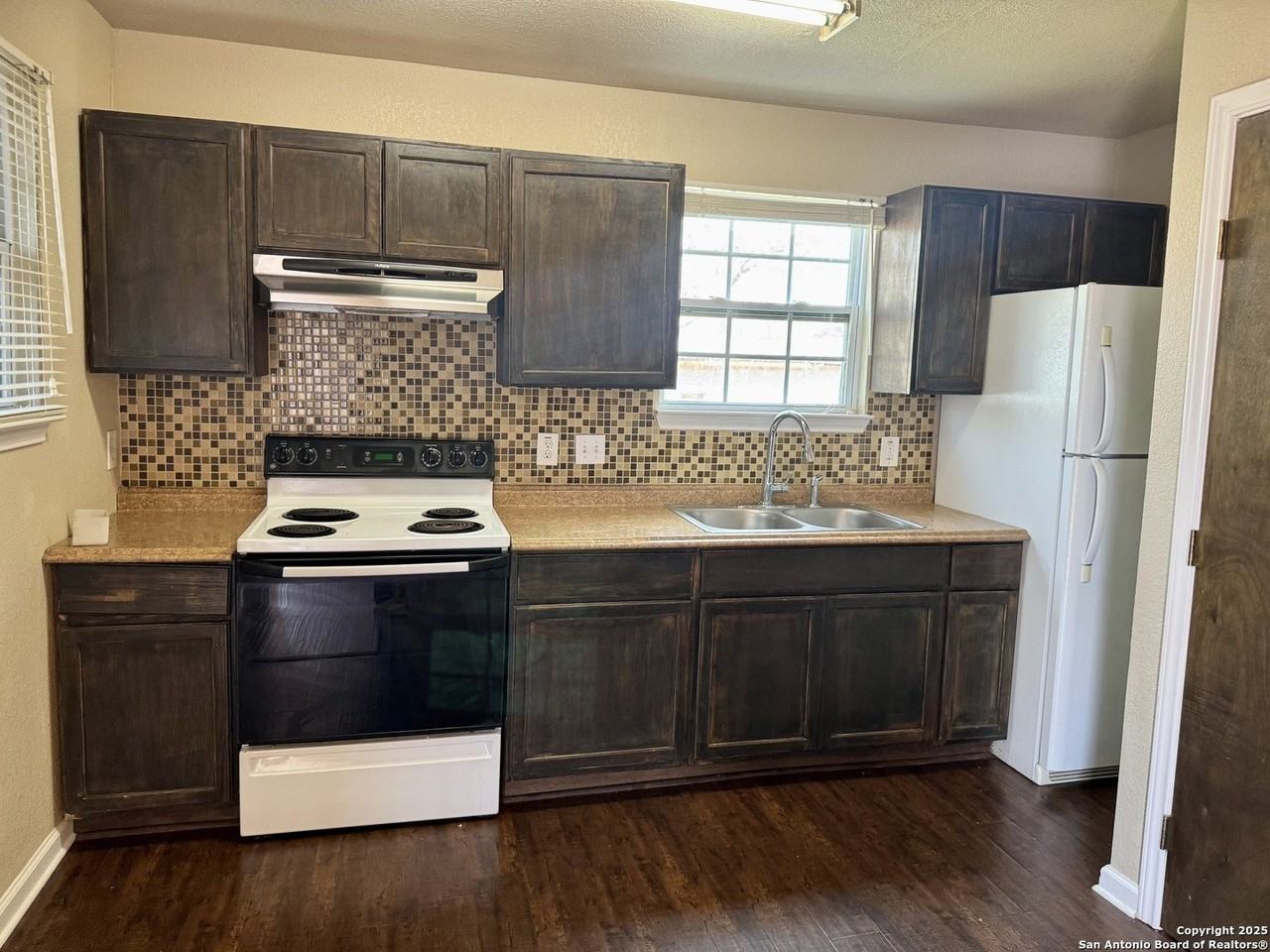 401 Dora St #2 - Photo 3 of 10