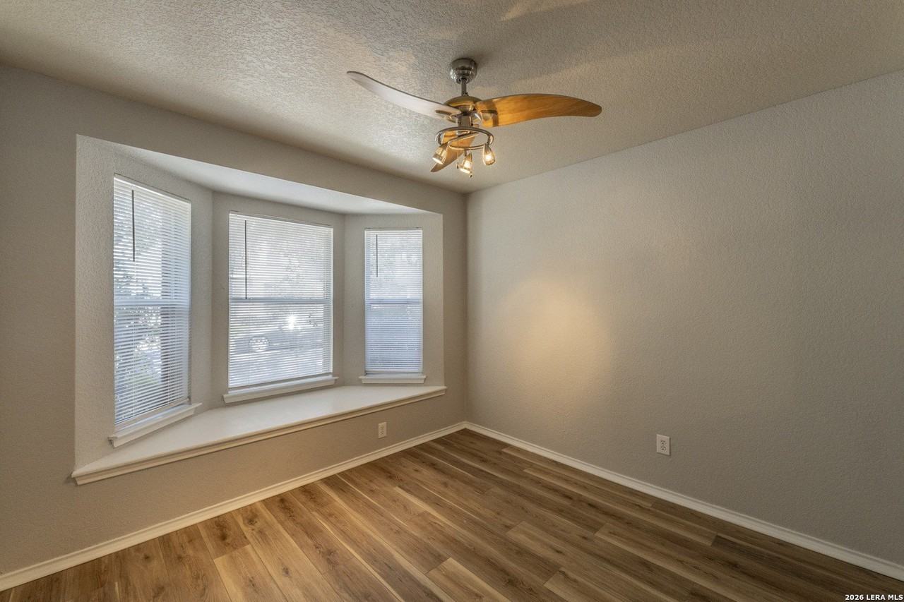 226 Jetlyn Dr - Photo 2 of 21