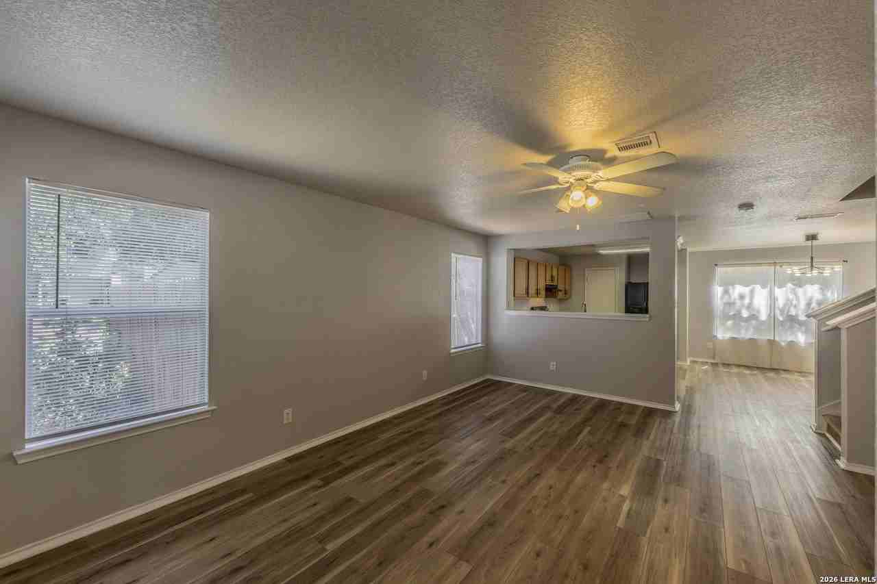 226 Jetlyn Dr - Photo 4 of 21