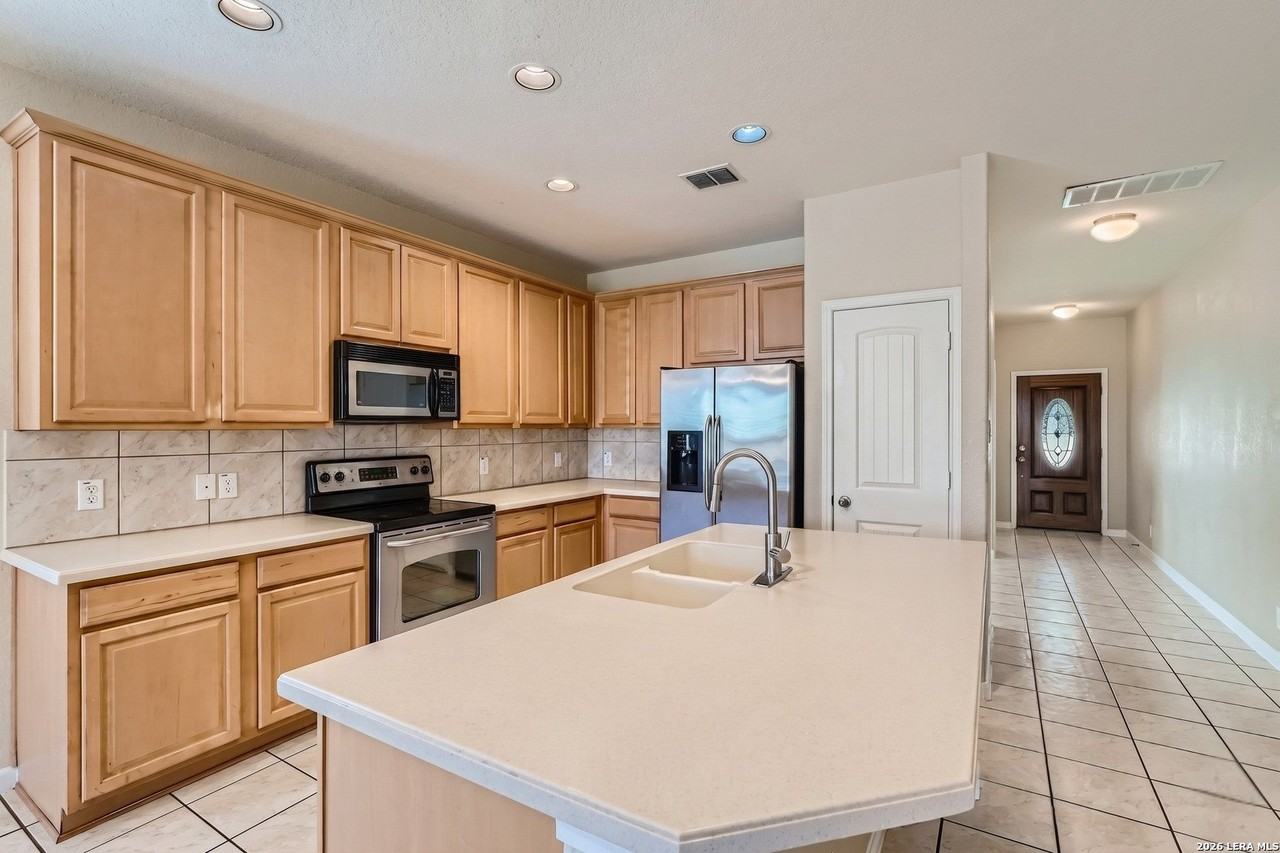 806 Cielo Way - Photo 2 of 15