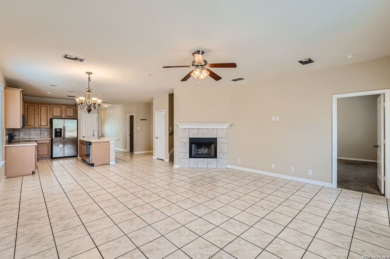 806 Cielo Way - Photo 5 of 15