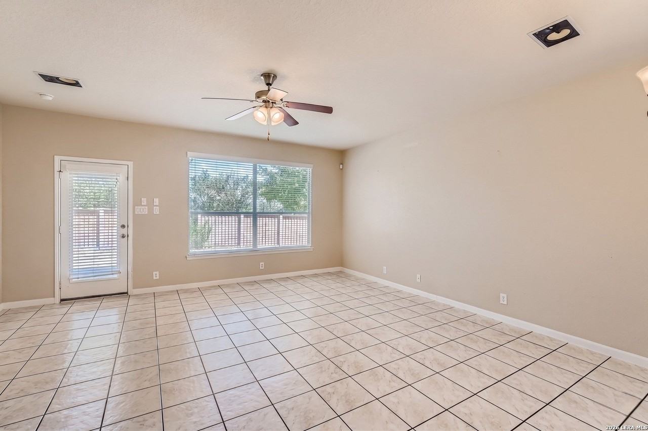 806 Cielo Way - Photo 7 of 15