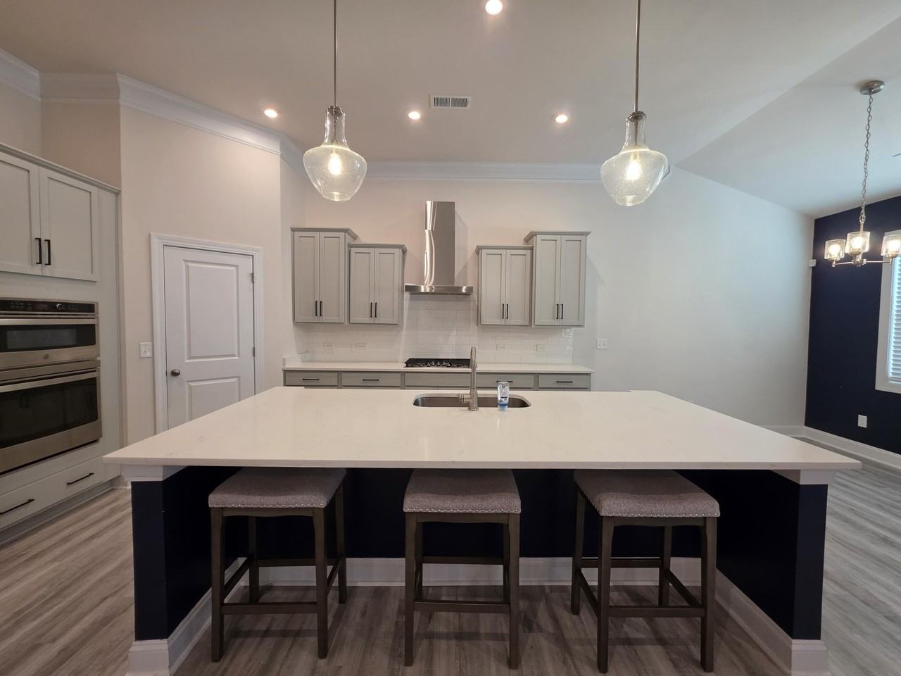 3360 Rustic Dr - Photo 5 of 50
