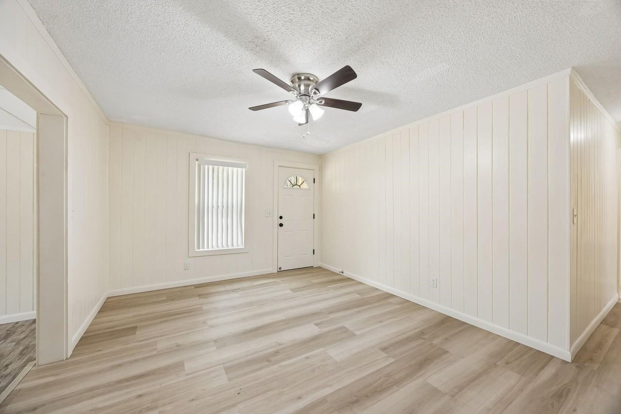 2113 Silver Lake Dr - Photo 6 of 22
