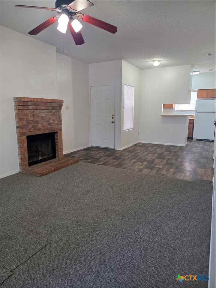 2411 W Slaughter Ln - Photo 2 of 15